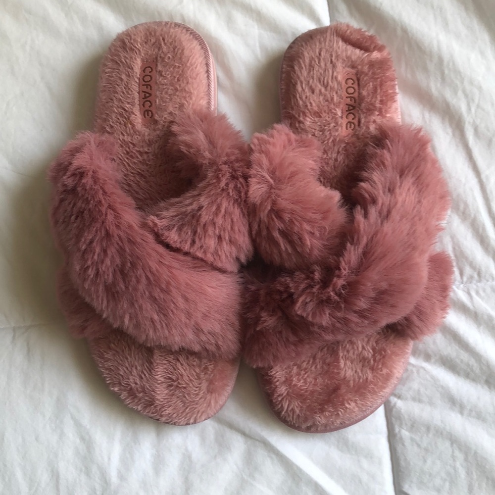 Womens Fuzzy Slides Fluffy Faux Fur Cross Slippers